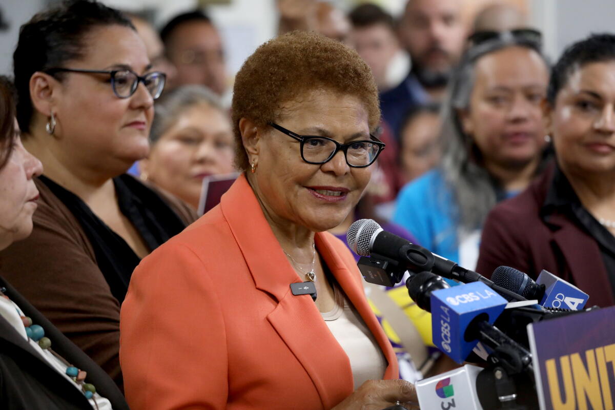     Los Angeles Mayor Karen Bass